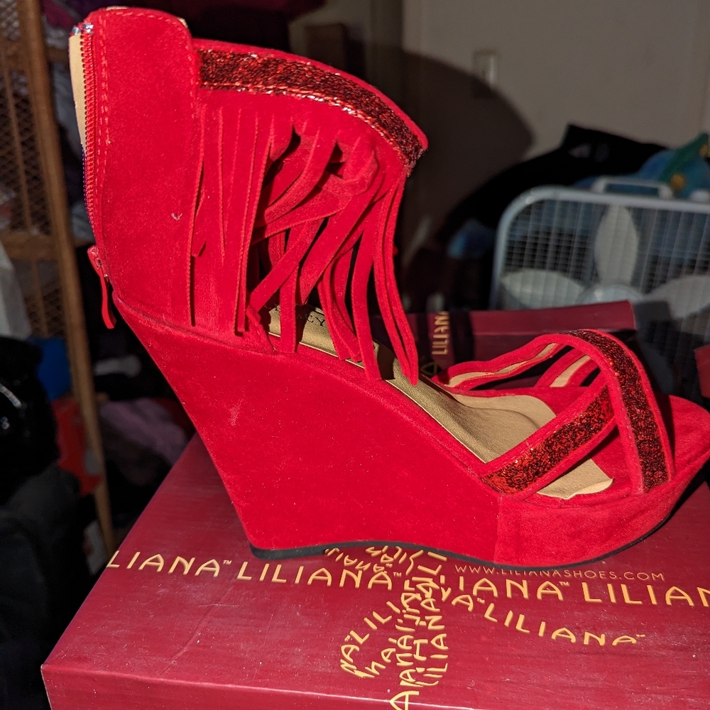 Women's shoes